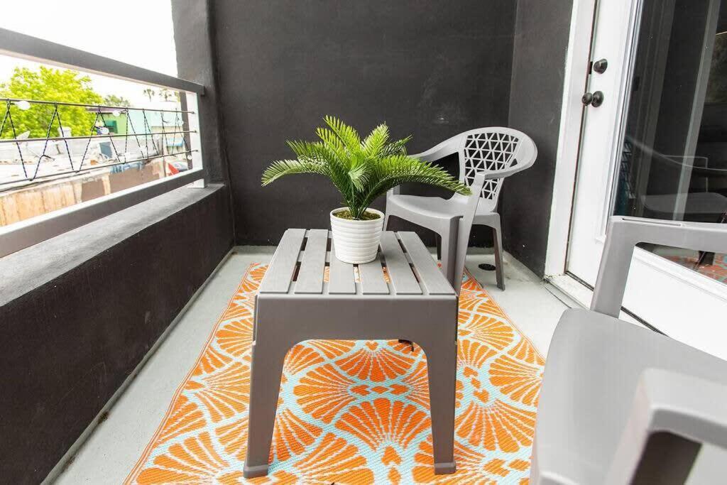 Restaurants-Pets-Professionals-Fastwifi-A C-Patios San Diego Exterior foto